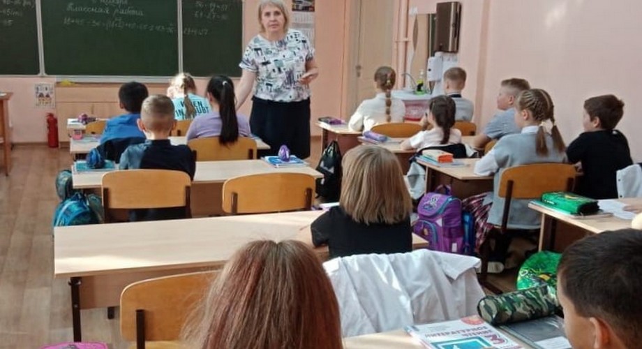 Книжные закладки с правилами поведения в различных ситуациях разработаны для школьников Приангарья