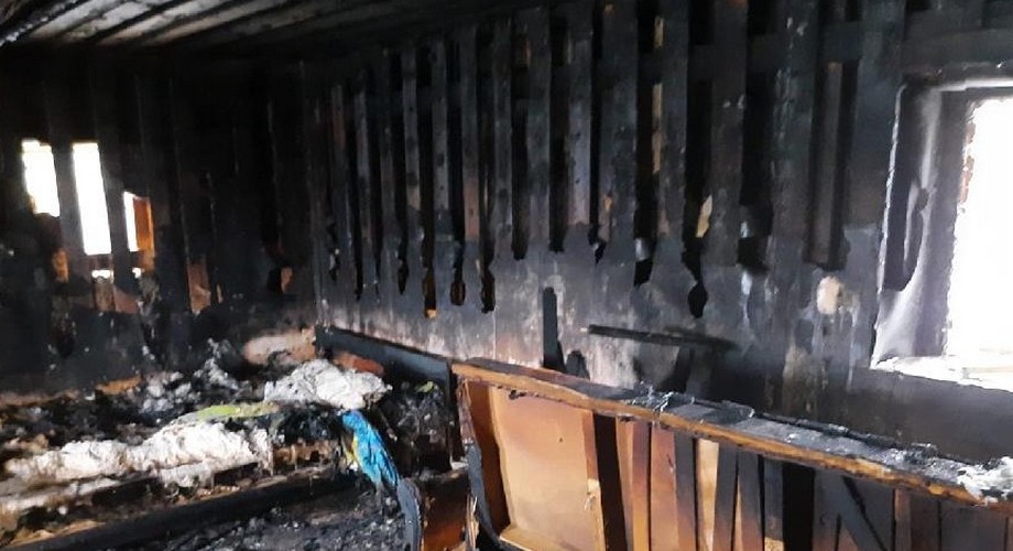 Погибших на пожаре в Качугском районе детей поджег их отец облив горючей жидкостью