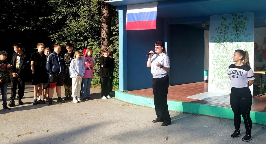 В Иркутске транспортные полицейские присоединились к акции «Зарядка со стражем порядка»