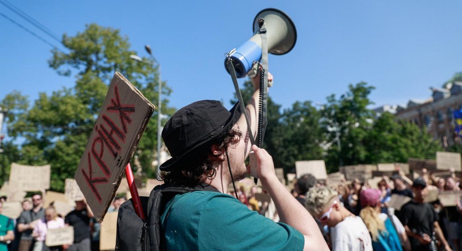 В Киеве начались протесты после увольнения министра обороны Фёдорова