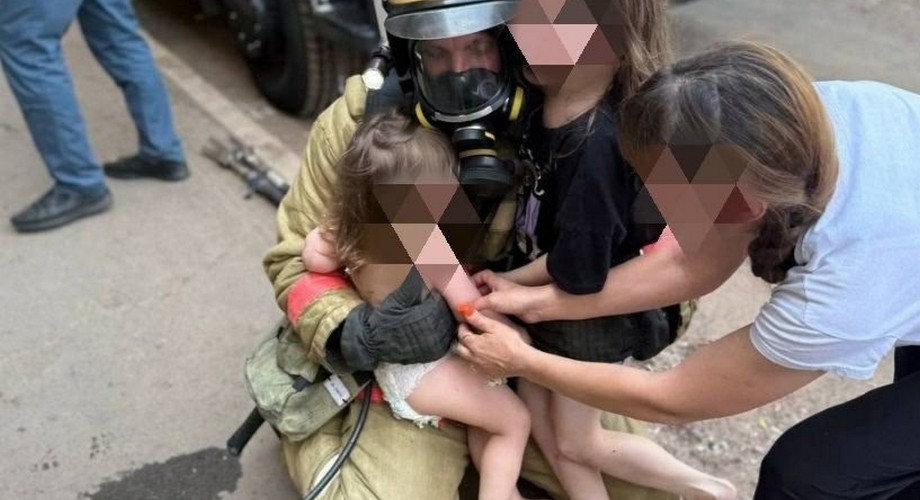 Братск: Детская шалость спровоцировала пожар в многоквартирном доме