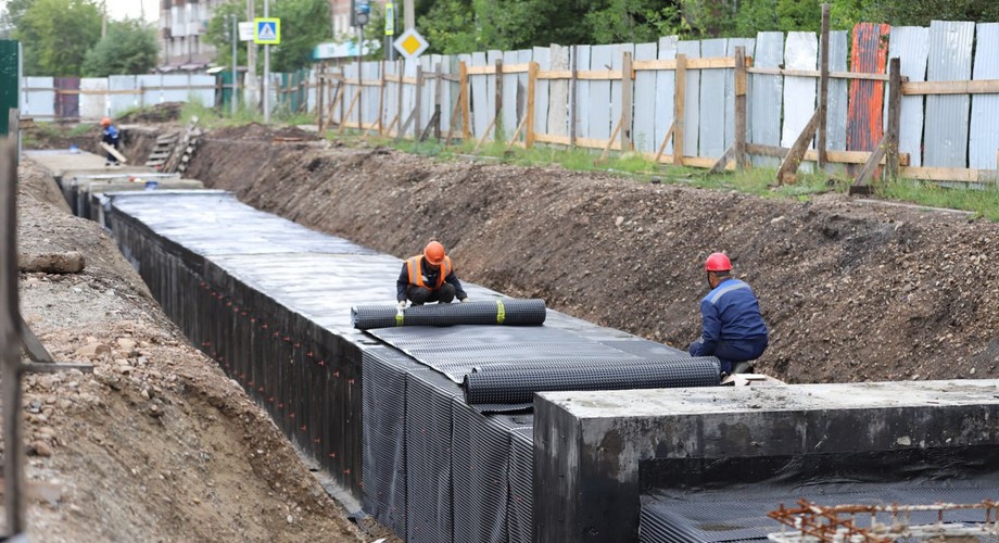 Ход строительства теплового луча проверили мэр Иркутска и глава региона