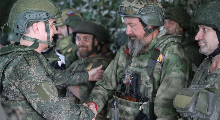 Добровольцам отряда «БАРС-16» вручили ведомственные награды