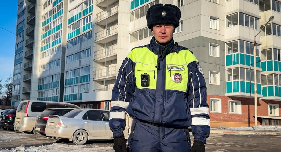 Иркутский полицейский предотвратил трагедию, спасая девушку от отчаянного шага