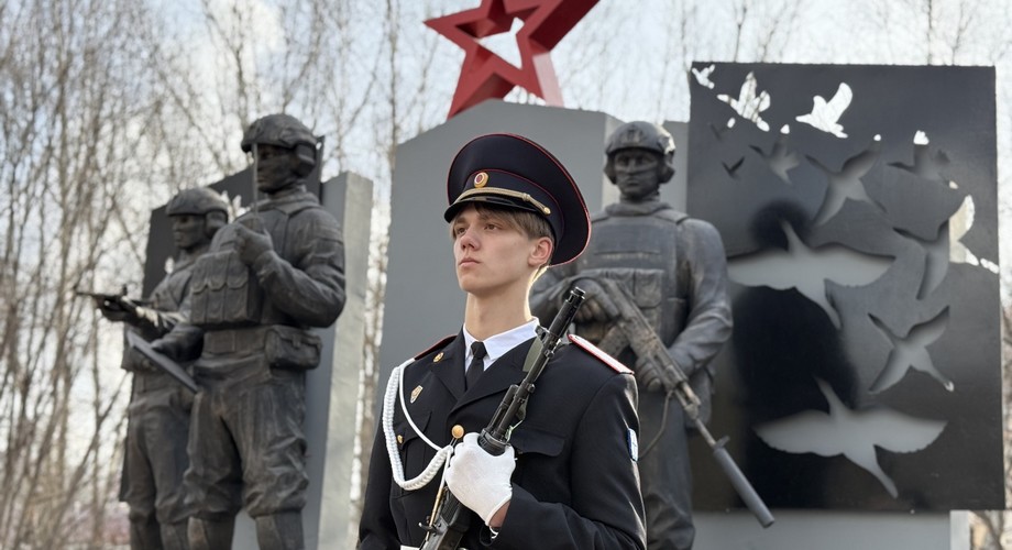 В Железногорске‑Илимском открыли мемориал погибшим участникам СВО