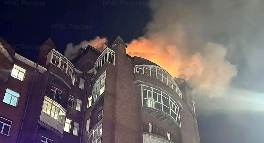 ловек из горящей многоэтажки на улице Дальневосточной в Иркутске