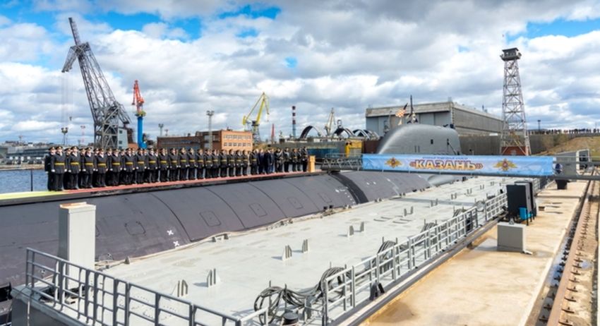 Головной многоцелевой атомный подводный крейсер «Казань» вошел в корабельный состав ВМФ